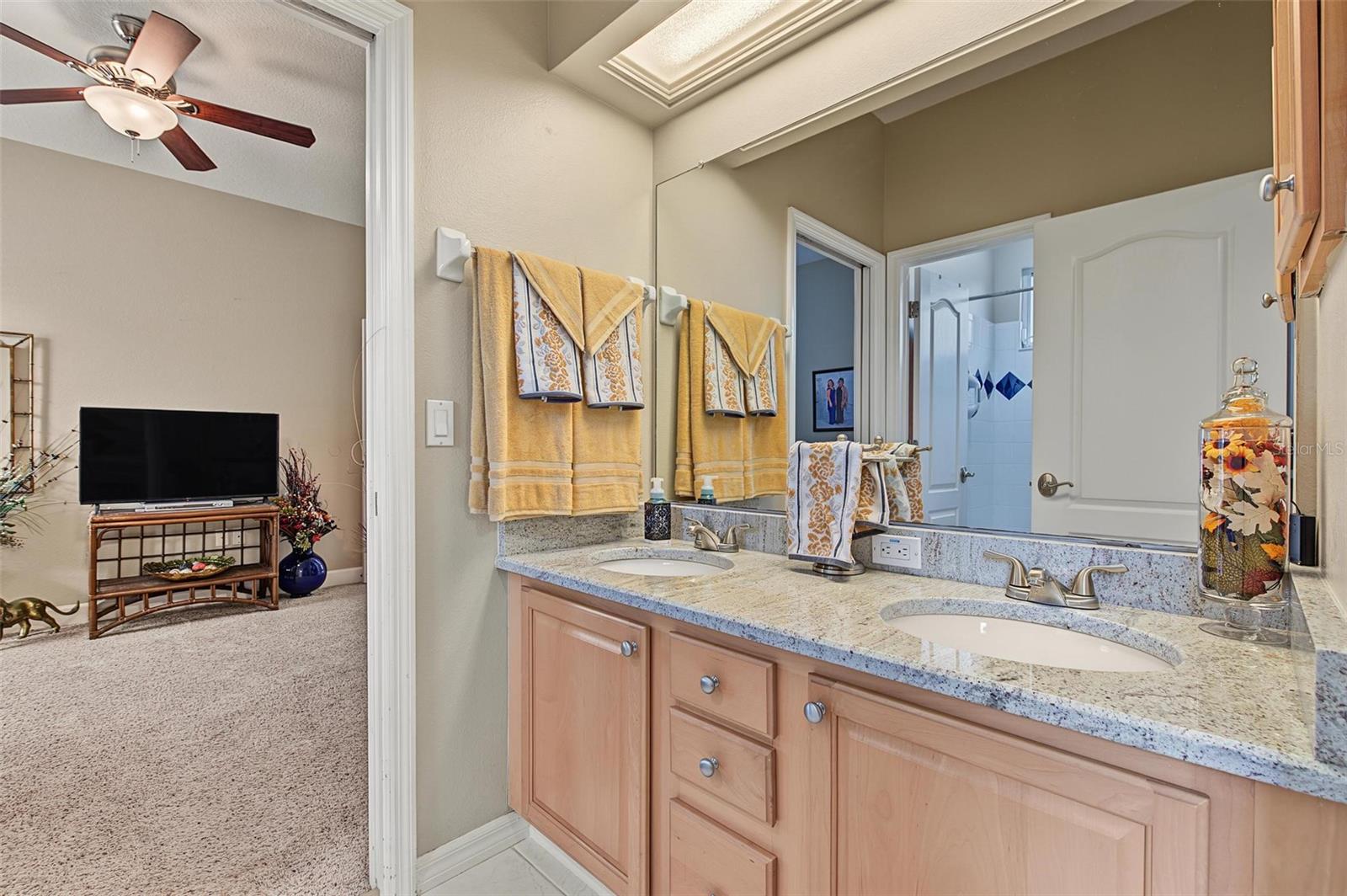 5109 SYLVAN OAKS DR — photo 33