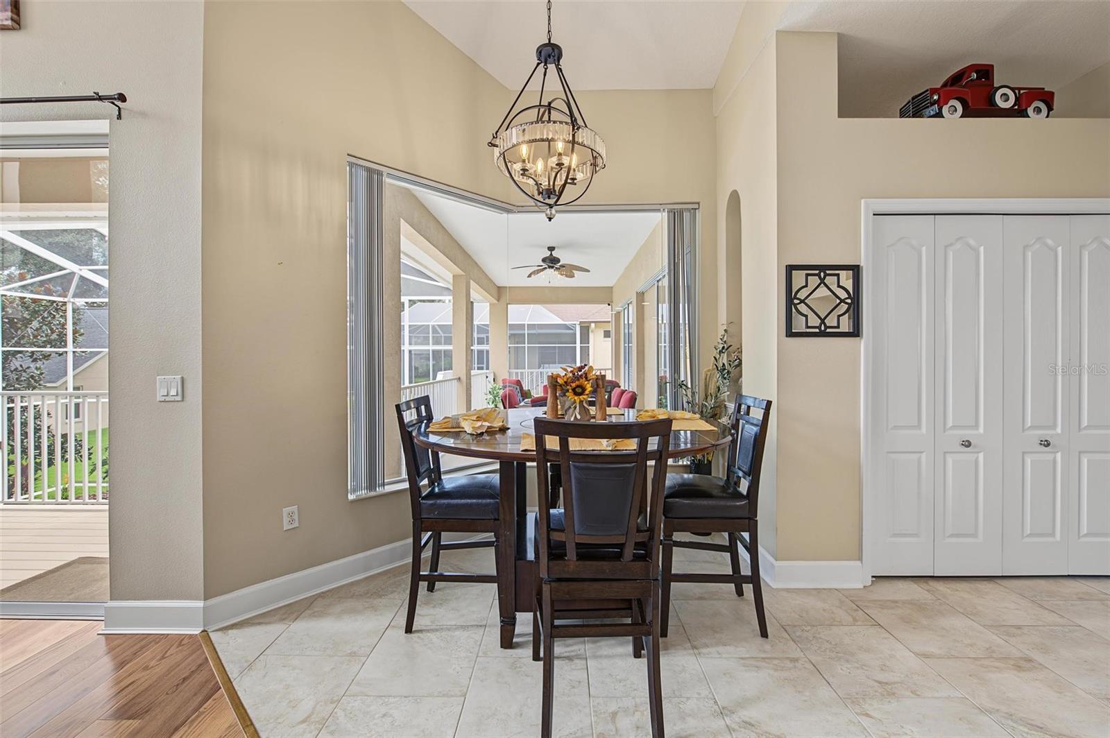5109 SYLVAN OAKS DR — photo 23
