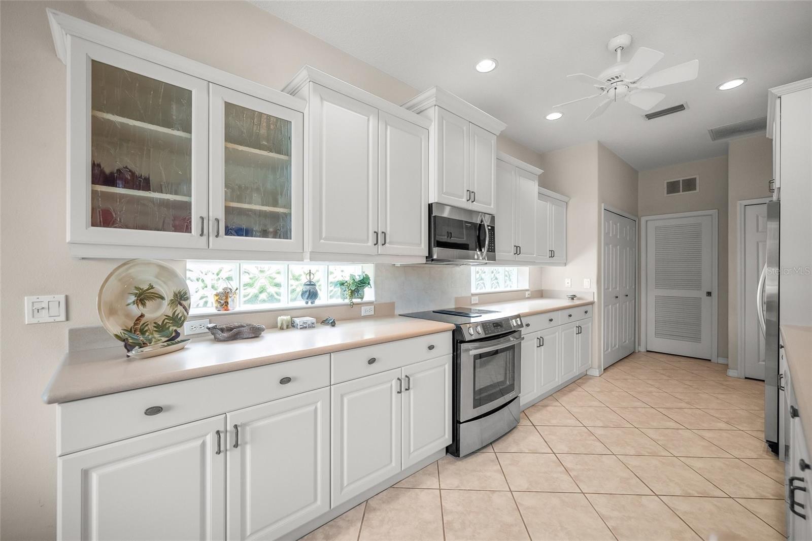 1346 THORNAPPLE DR — photo 15