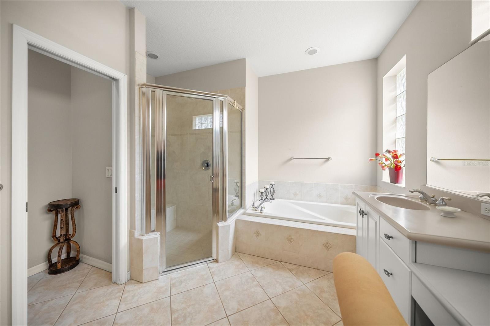 1346 THORNAPPLE DR — photo 28