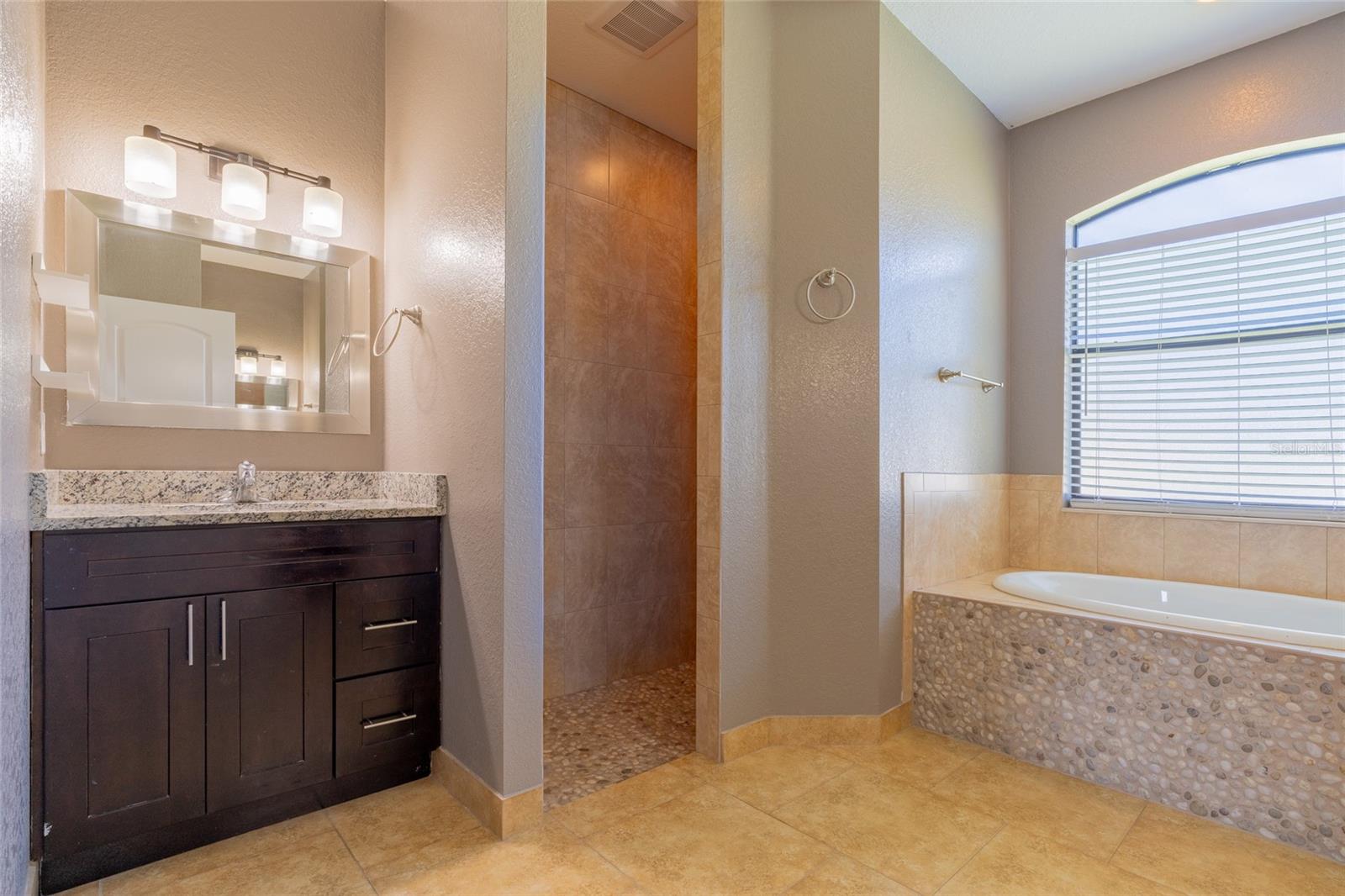 1480 WISE DR — photo 16