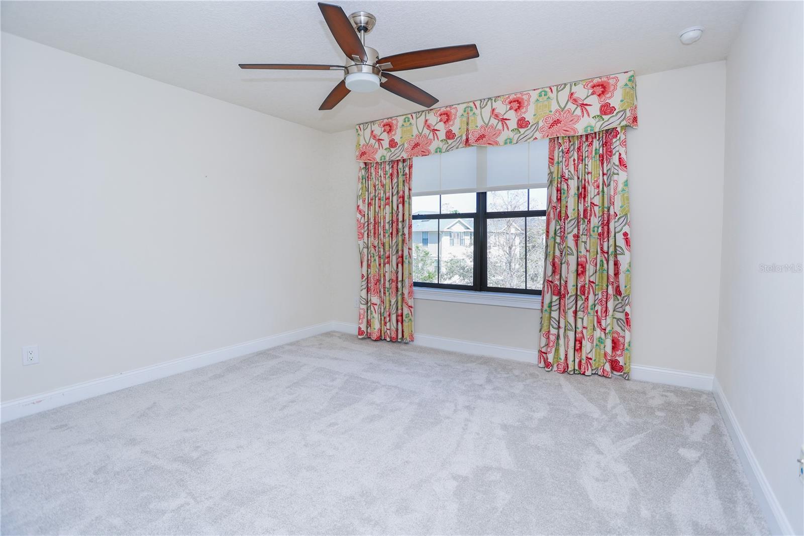 9705 BAY GROVE LN — photo 32