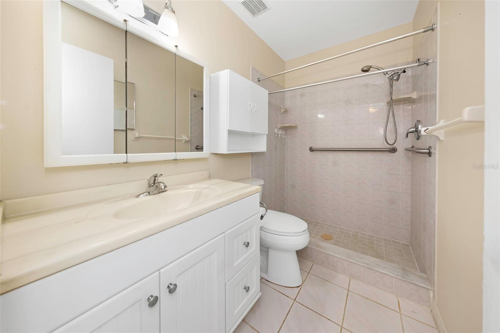 165 SKY LOCH DR E — photo 20