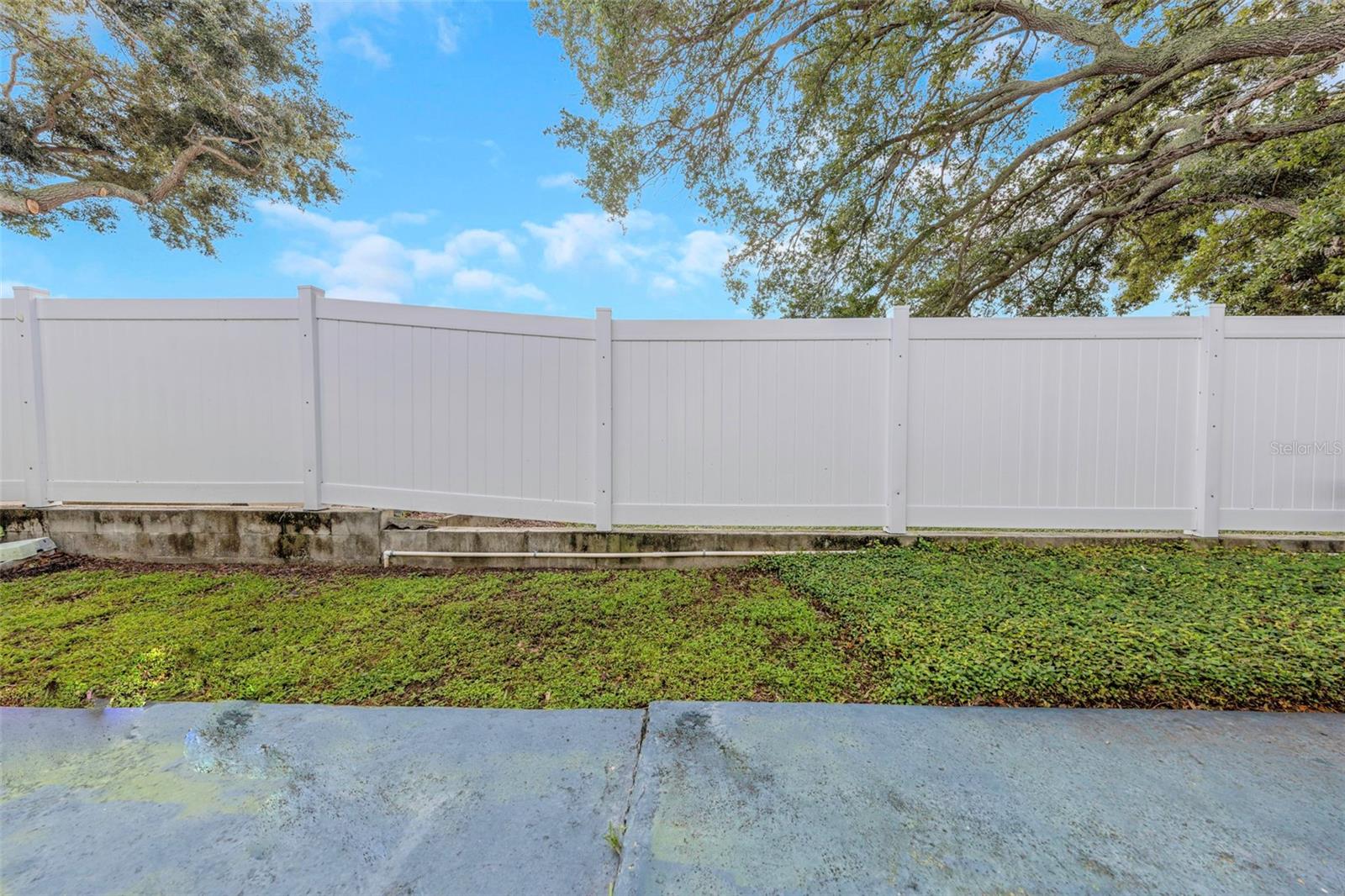 165 SKY LOCH DR E — photo 29