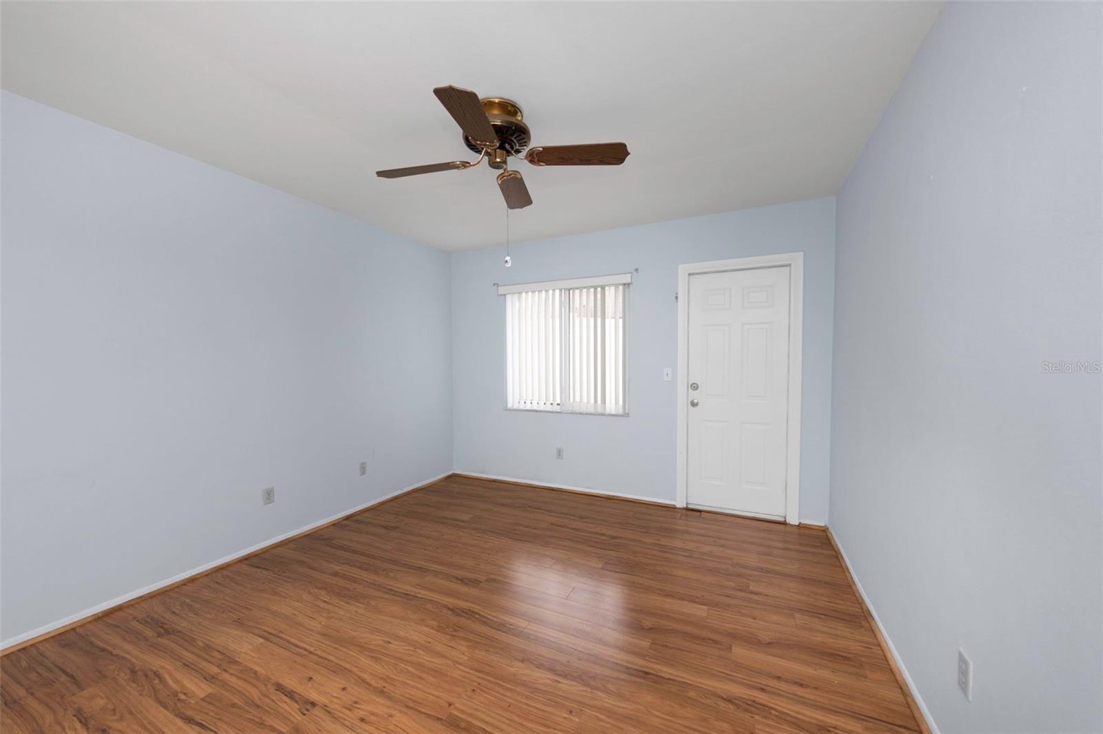165 SKY LOCH DR E — photo 24