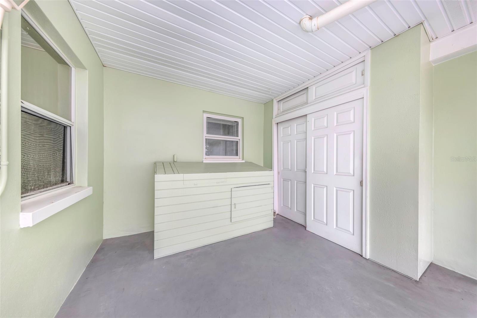 165 SKY LOCH DR E — photo 5
