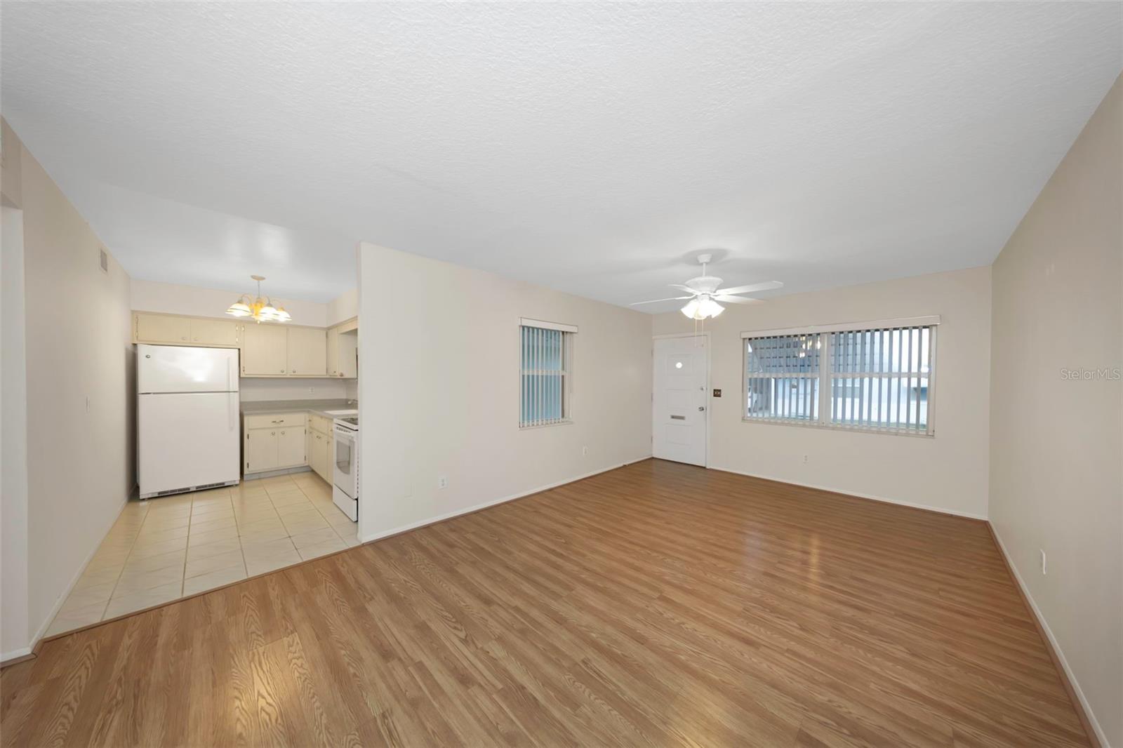 165 SKY LOCH DR E — photo 10