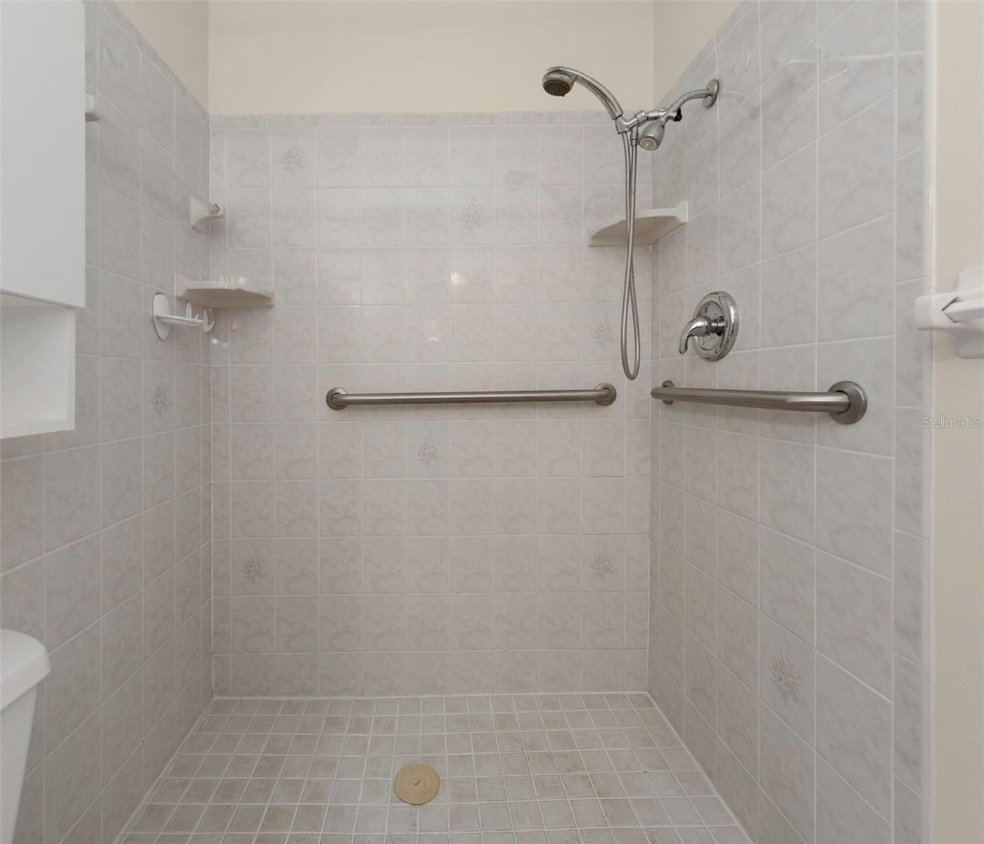 165 SKY LOCH DR E — photo 21