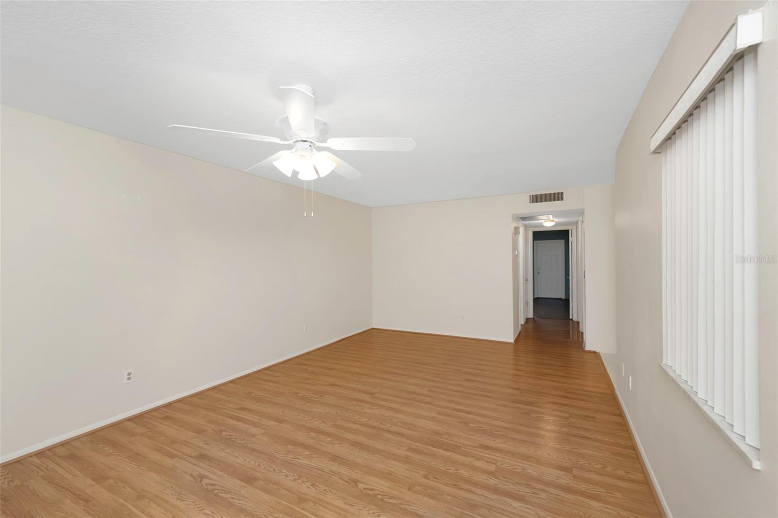 165 SKY LOCH DR E — photo 8