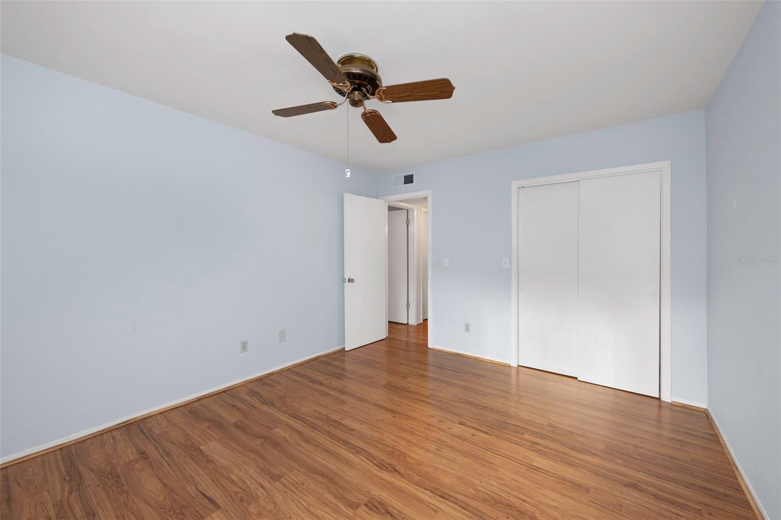 165 SKY LOCH DR E — photo 23