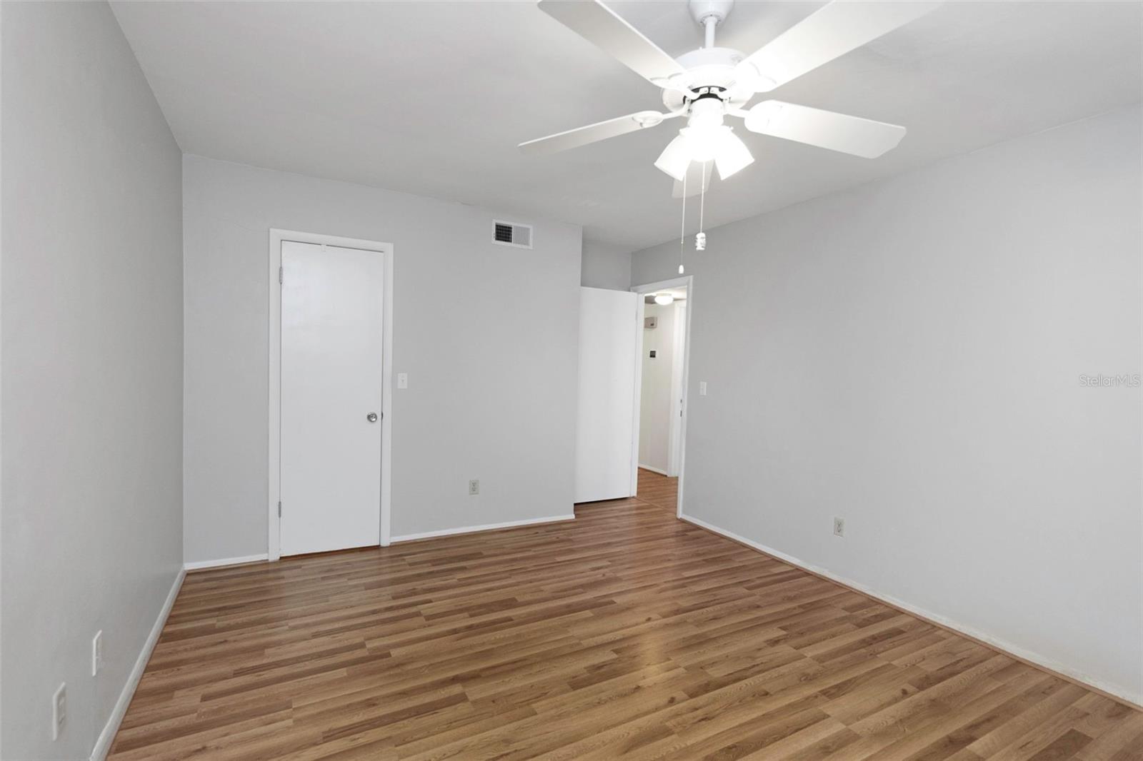 165 SKY LOCH DR E — photo 17