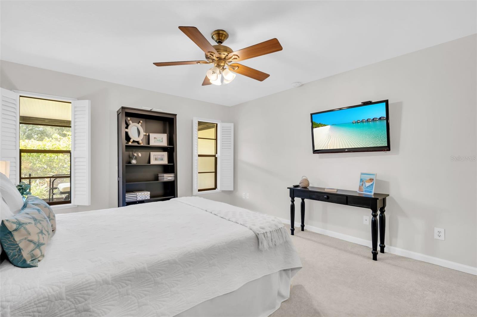 1309 GILLESPIE DR — photo 32