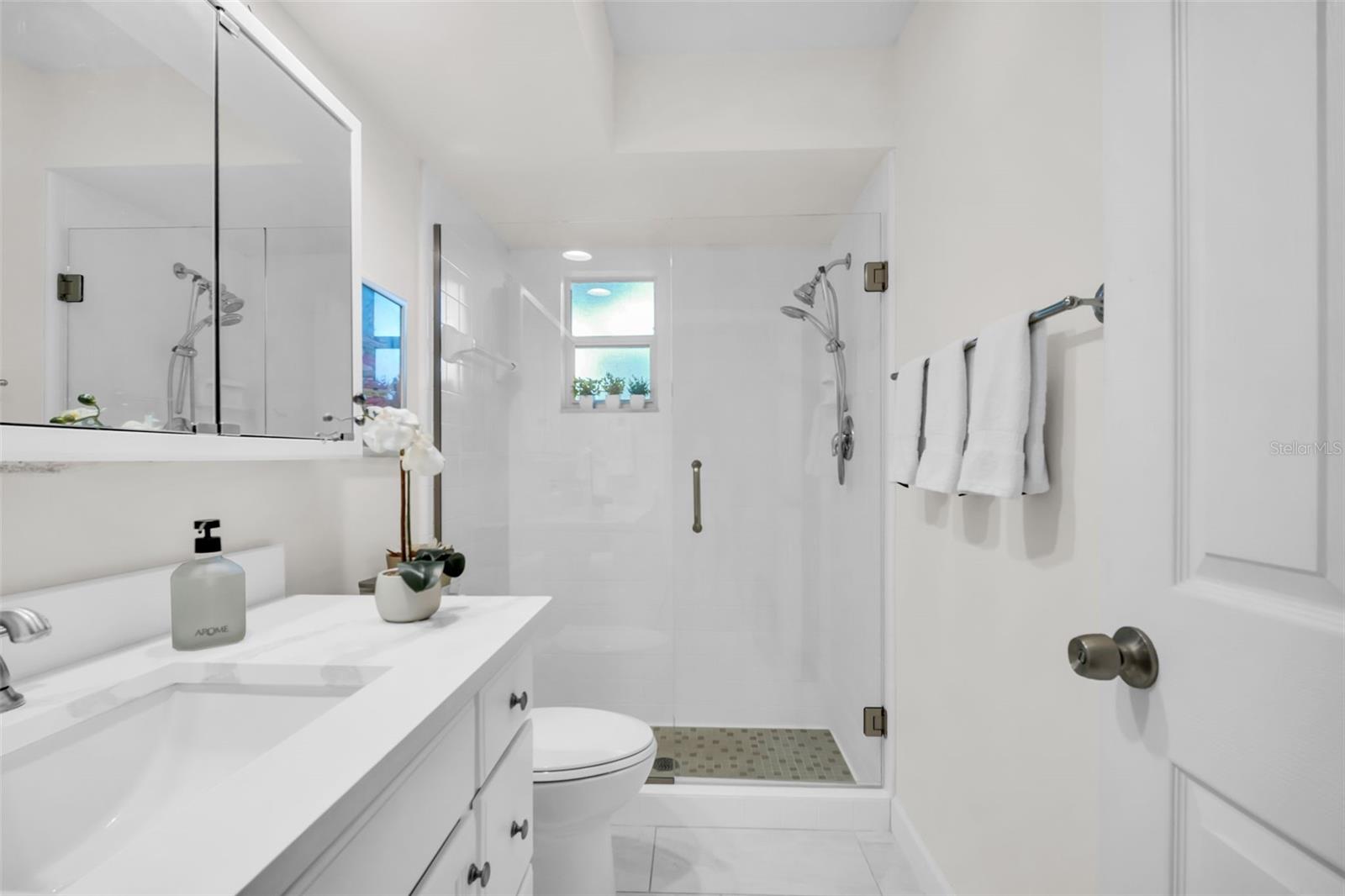 1309 GILLESPIE DR — photo 35