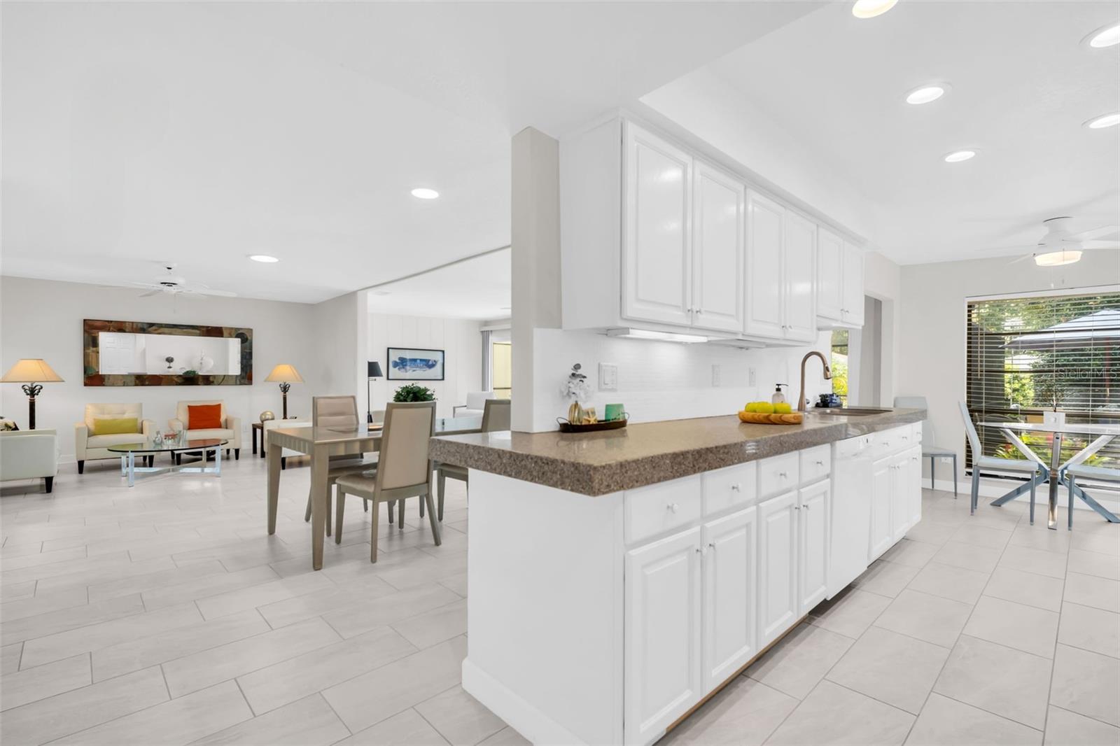 1309 GILLESPIE DR — photo 20
