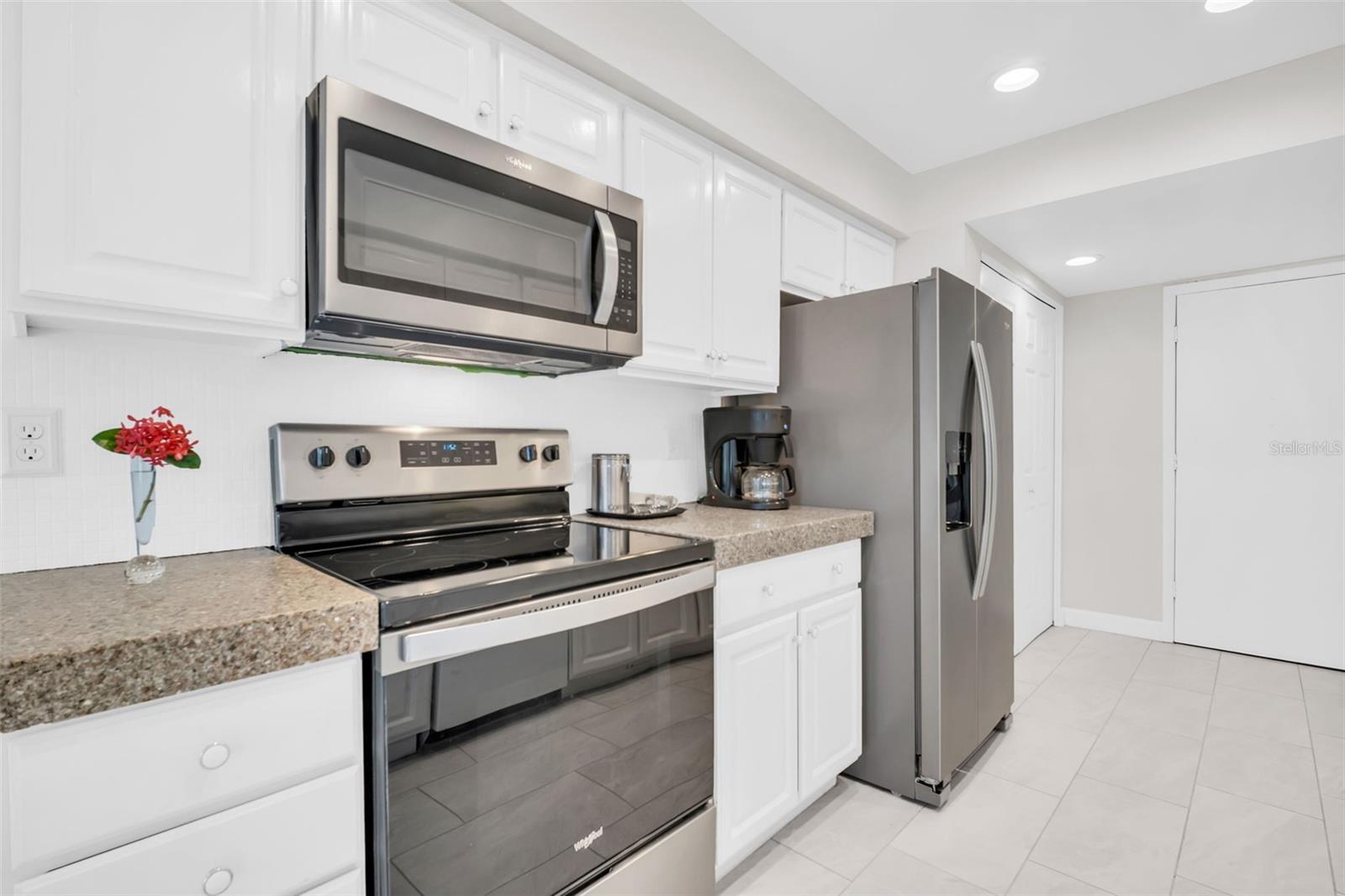 1309 GILLESPIE DR — photo 22
