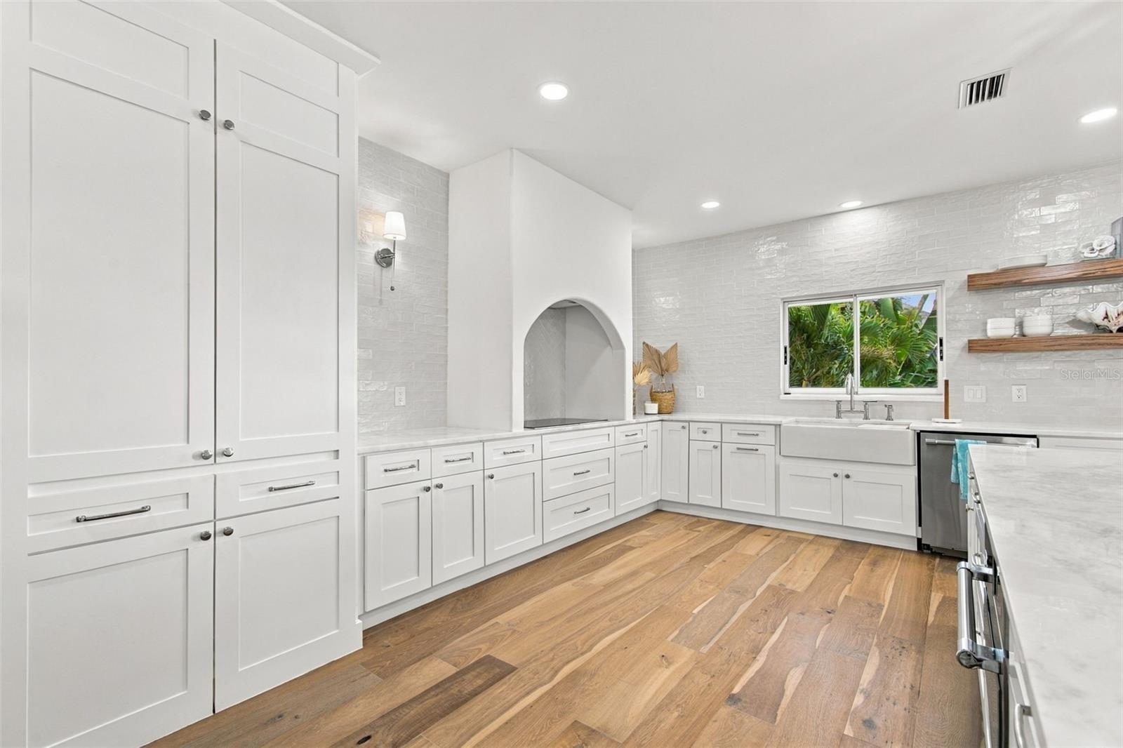 930 59TH AVE — photo 24