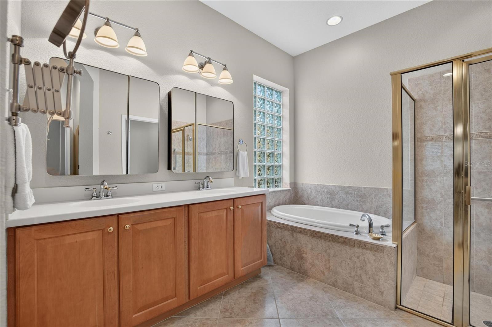 818 KING LEON WAY — photo 35
