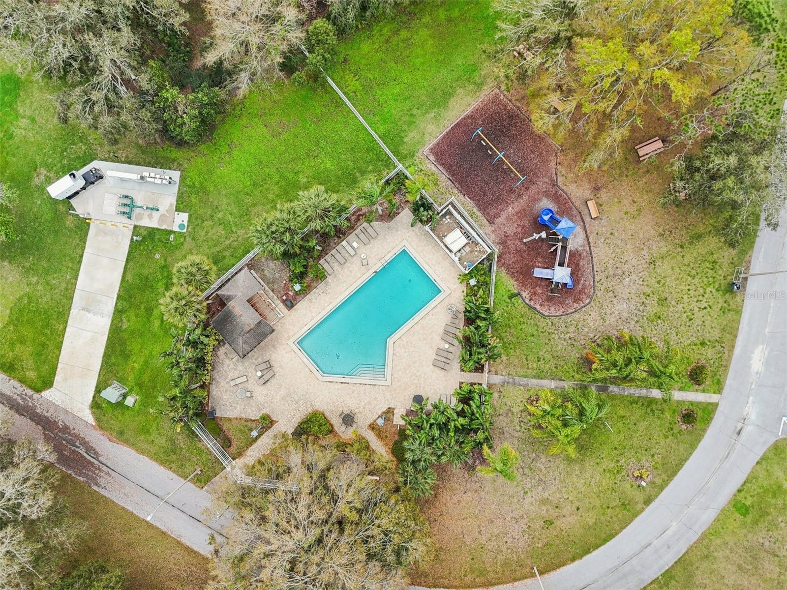 2805 NORTHCOTE DR — photo 33