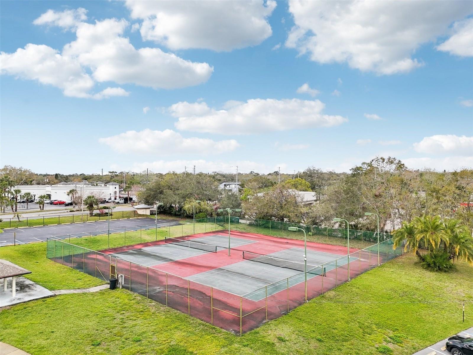 2805 NORTHCOTE DR — photo 35