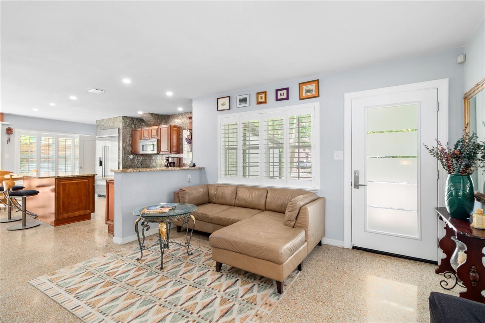 3004 W BAY VILLA AVE — photo 4
