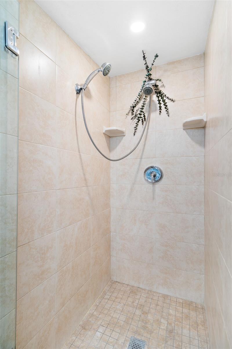 3004 W BAY VILLA AVE — photo 15