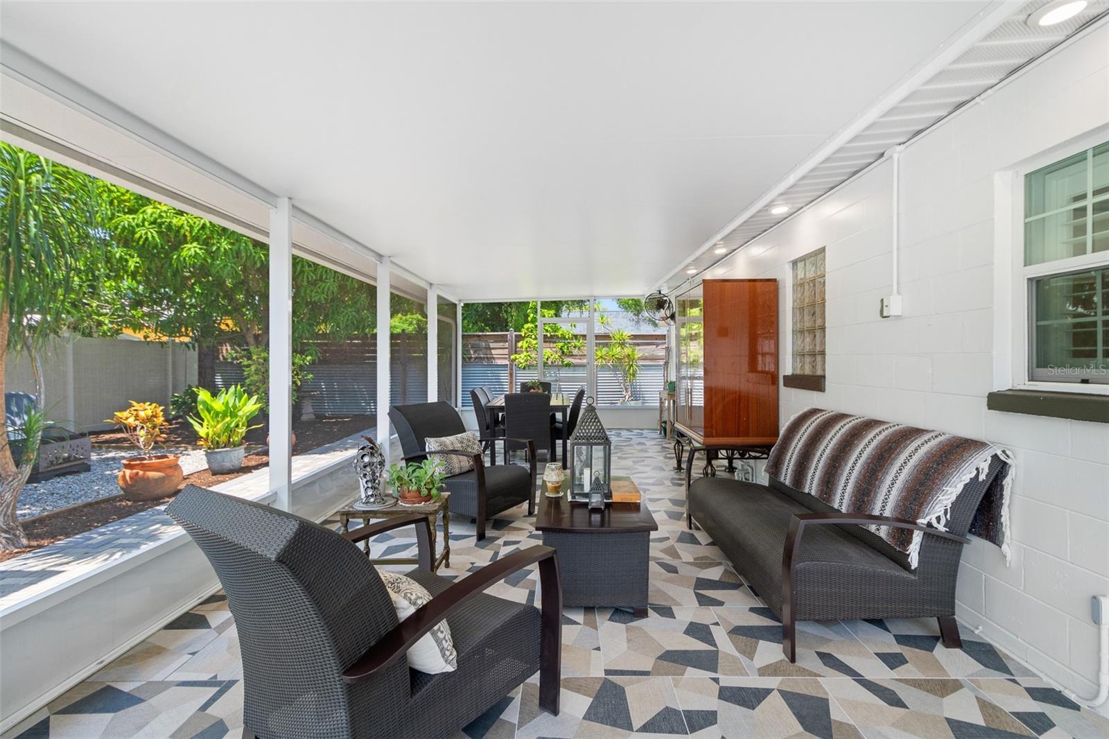 3004 W BAY VILLA AVE — photo 21