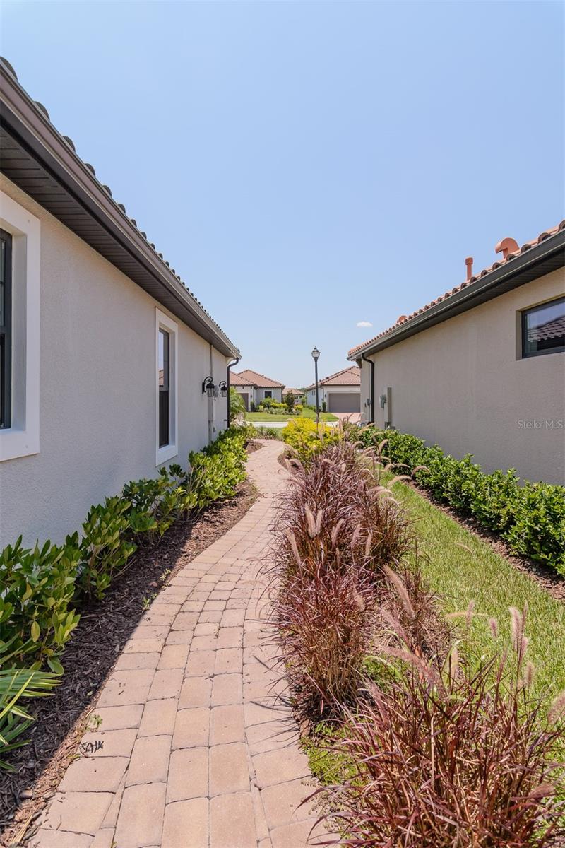 3390 FRANCOA DR — photo 53