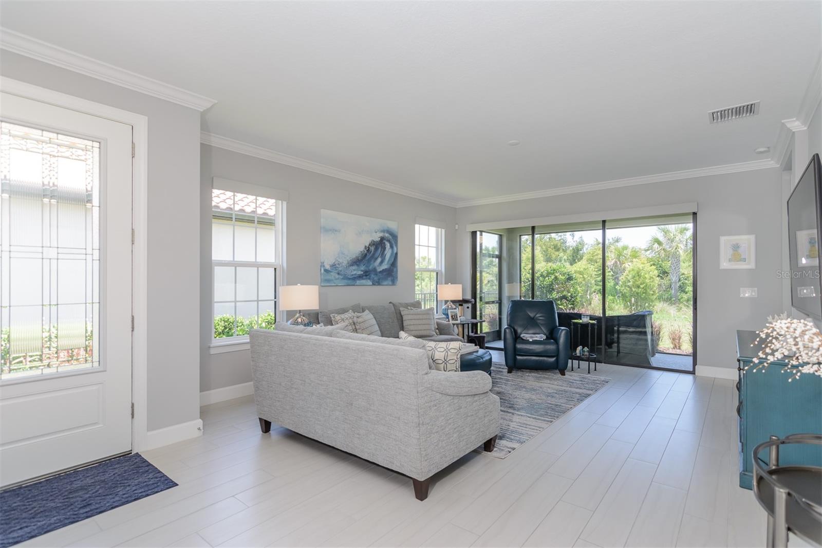3390 FRANCOA DR — photo 6