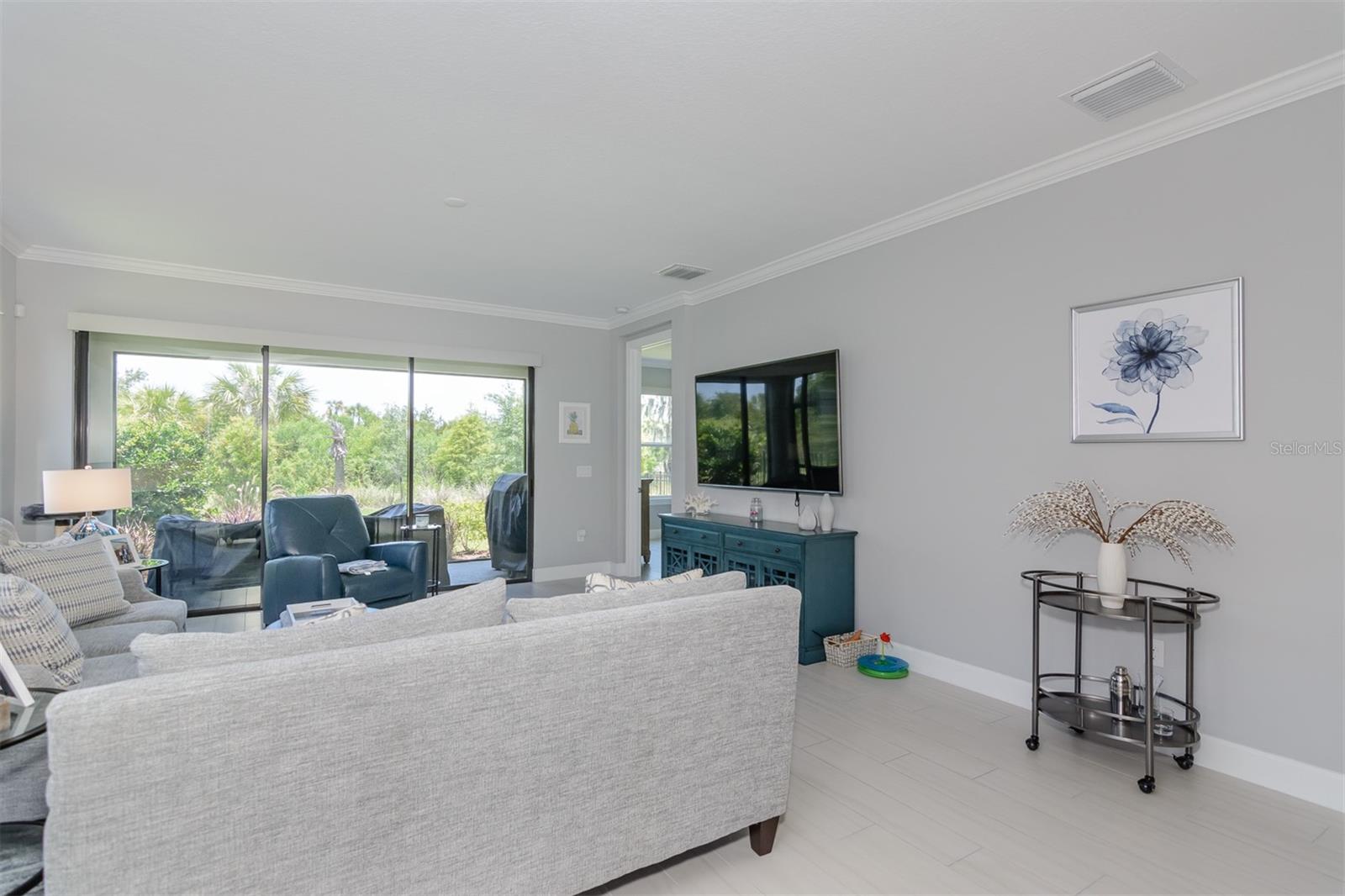 3390 FRANCOA DR — photo 7