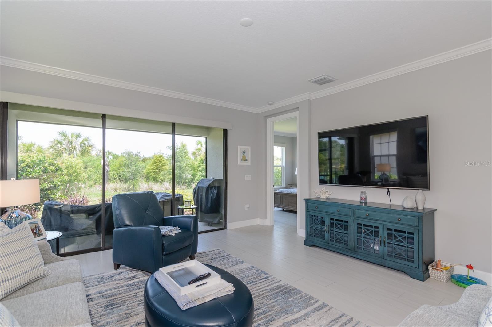 3390 FRANCOA DR — photo 9