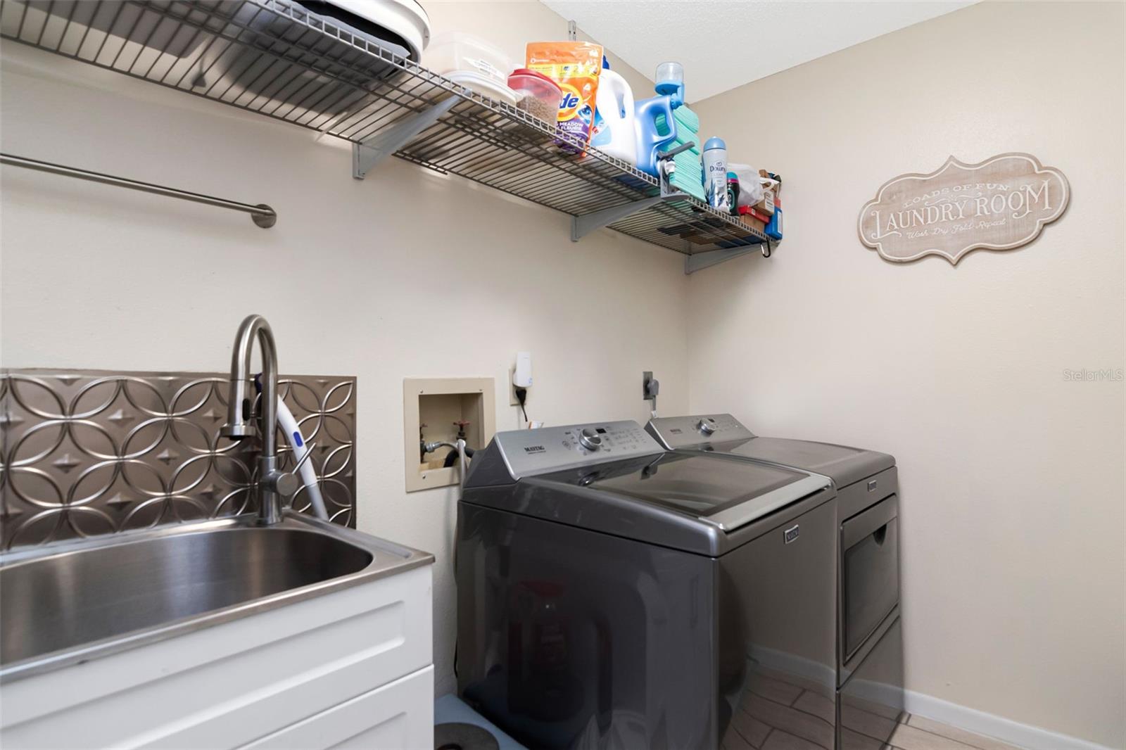 2158 BEVERLY LN — photo 15