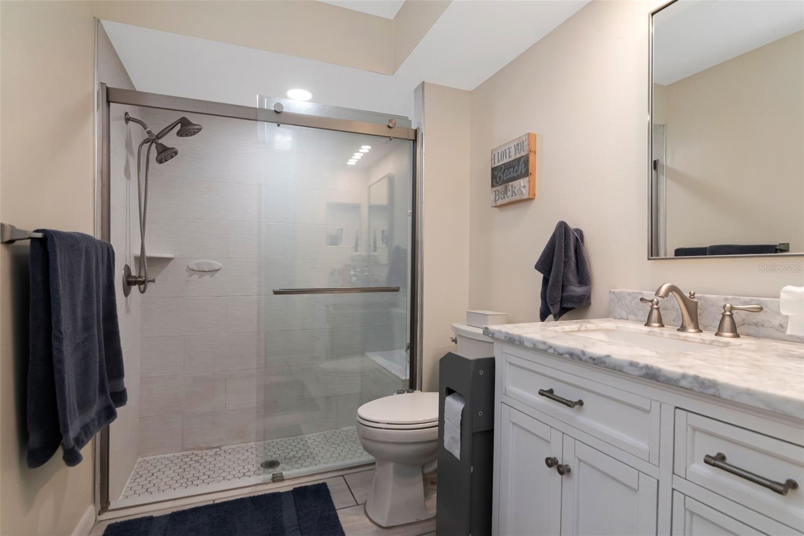 2158 BEVERLY LN — photo 18