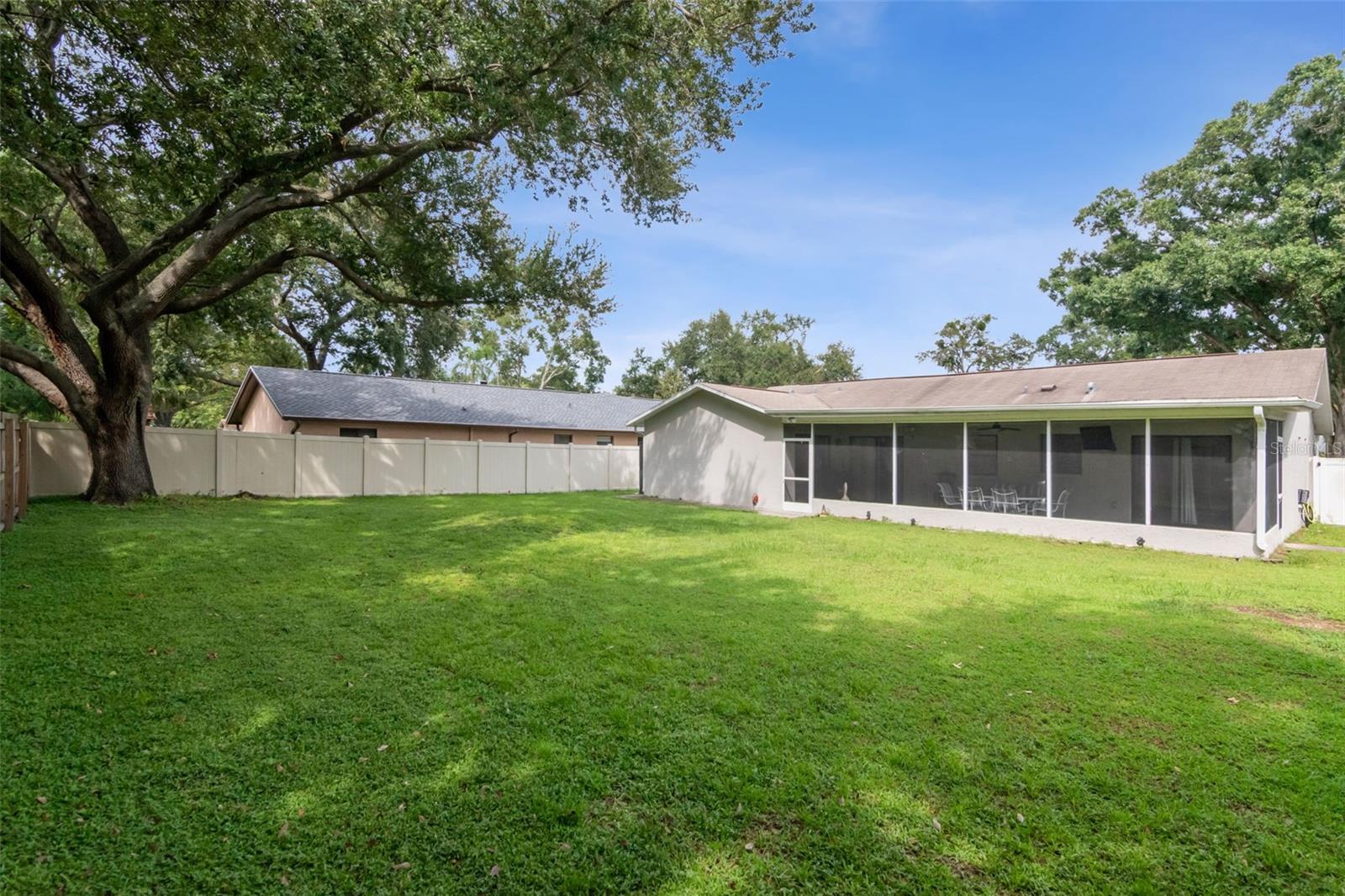 2158 BEVERLY LN — photo 27