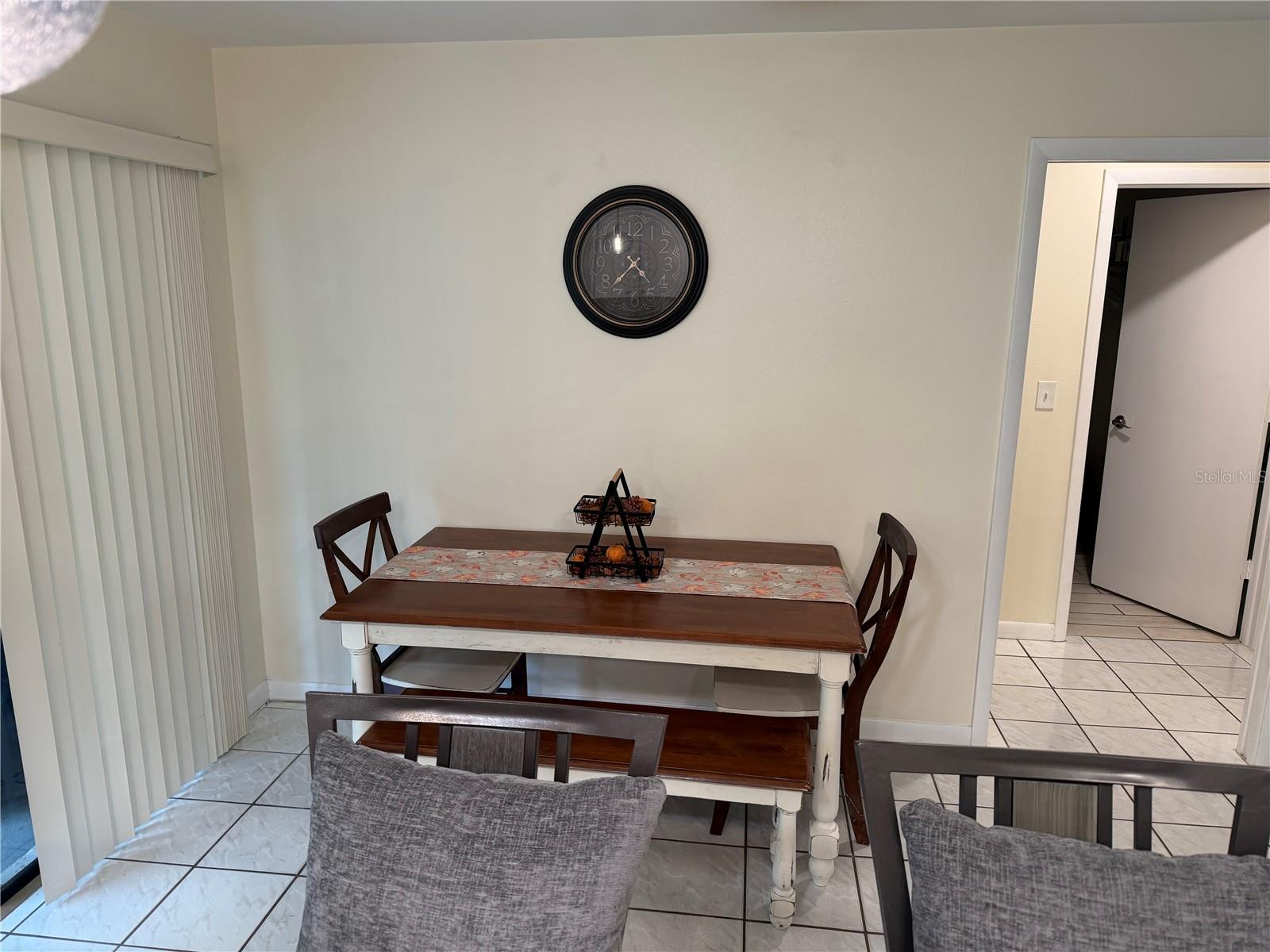 2158 BEVERLY LN — photo 13