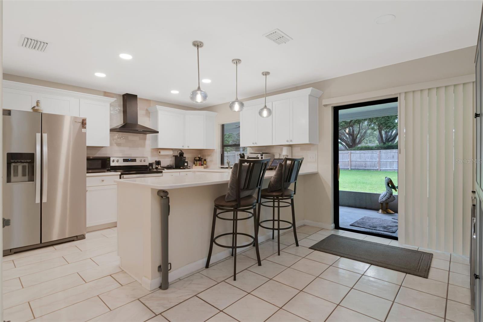 2158 BEVERLY LN — photo 8