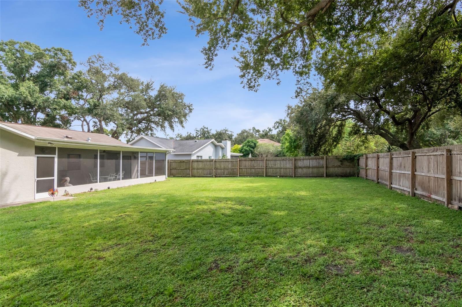 2158 BEVERLY LN — photo 26