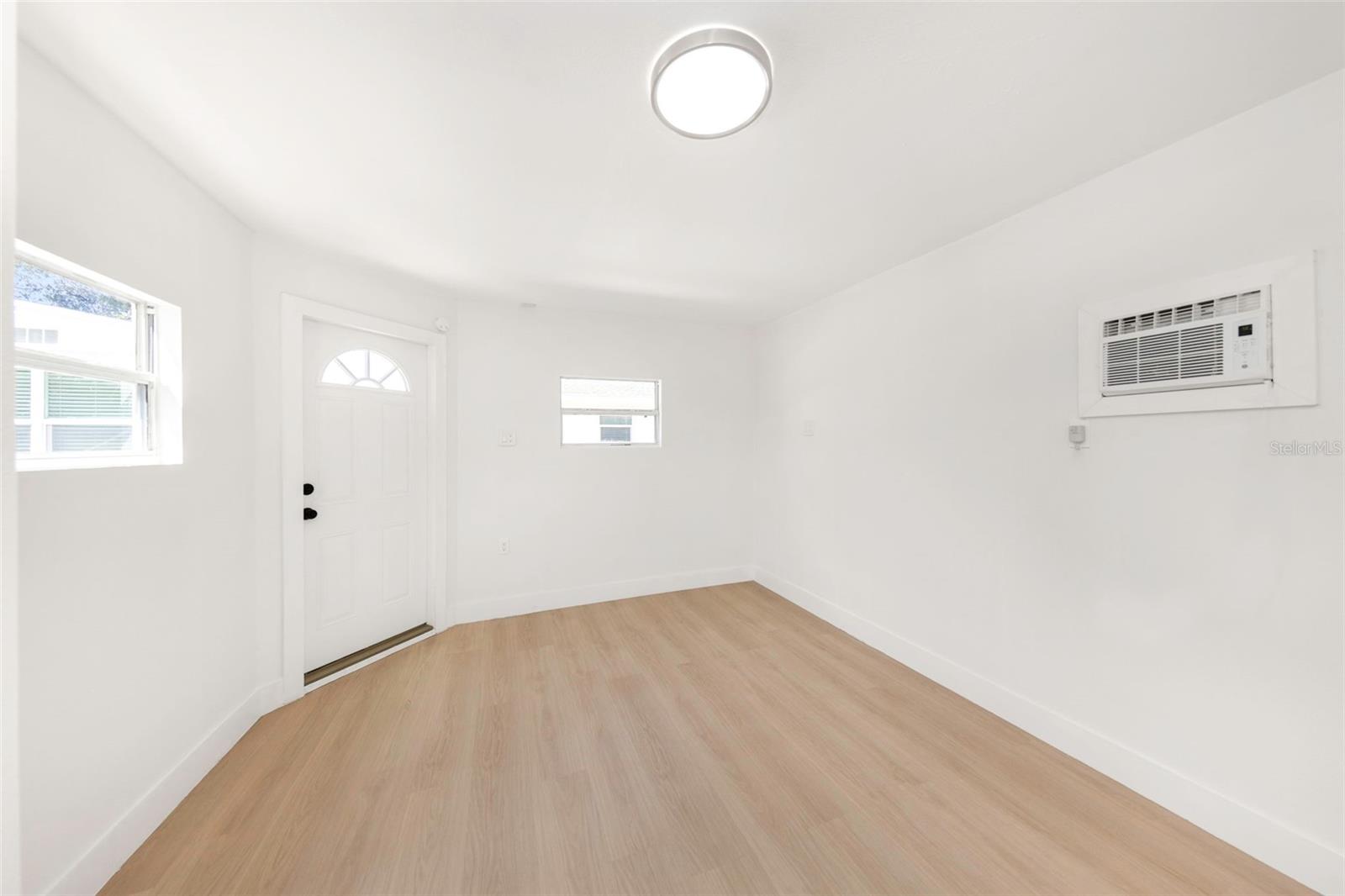 6200 EMERALD DR — photo 29