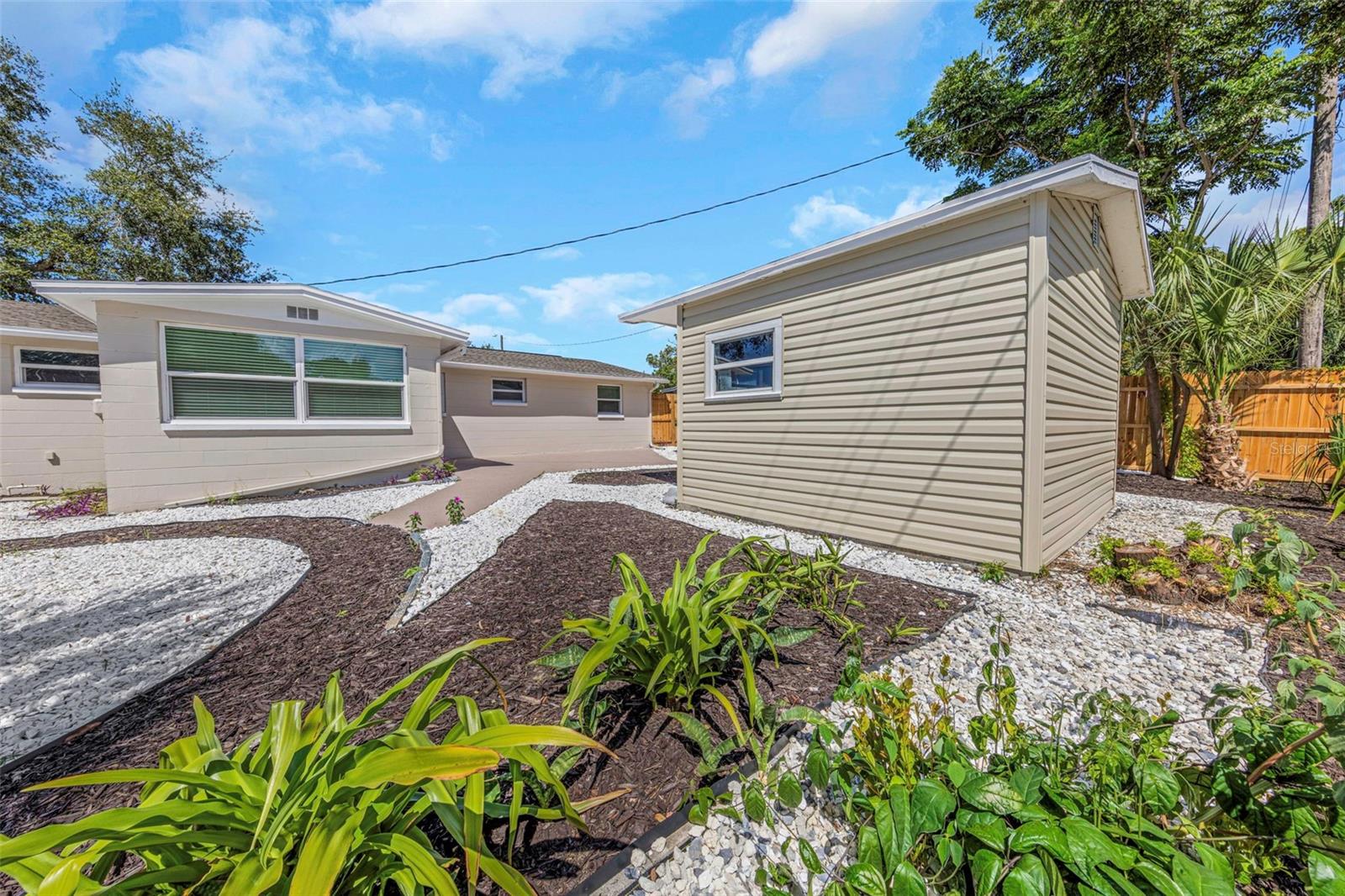6200 EMERALD DR — photo 27