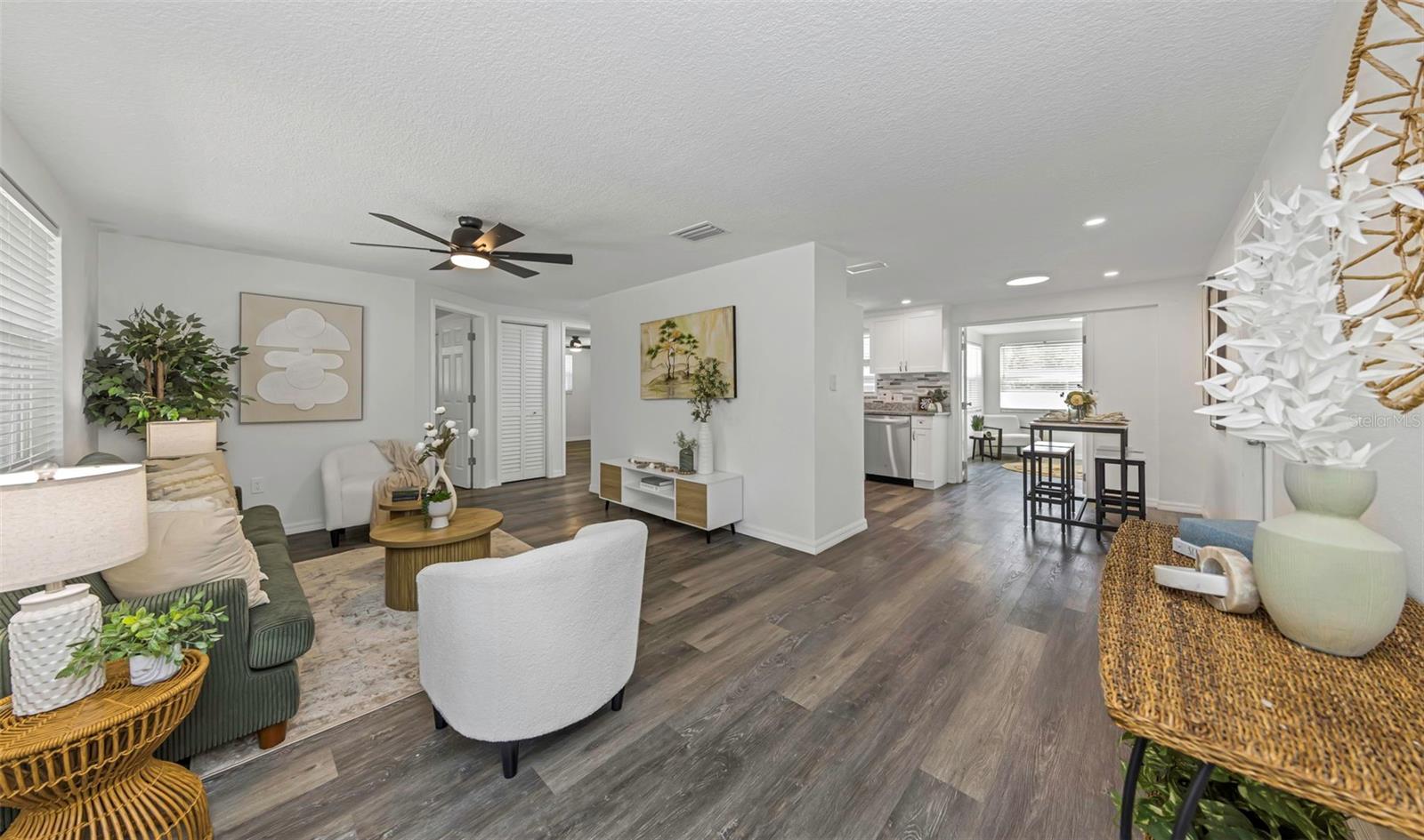 6200 EMERALD DR — photo 8