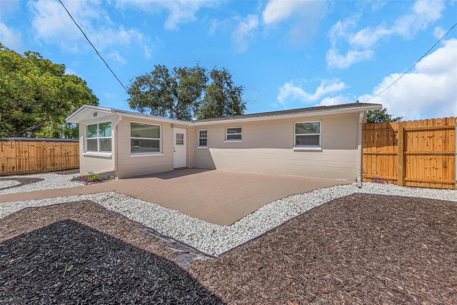 6200 EMERALD DR — photo 31