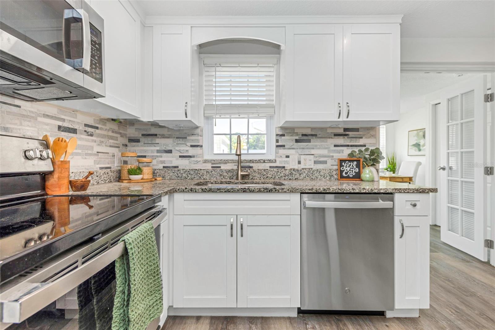 6200 EMERALD DR — photo 14