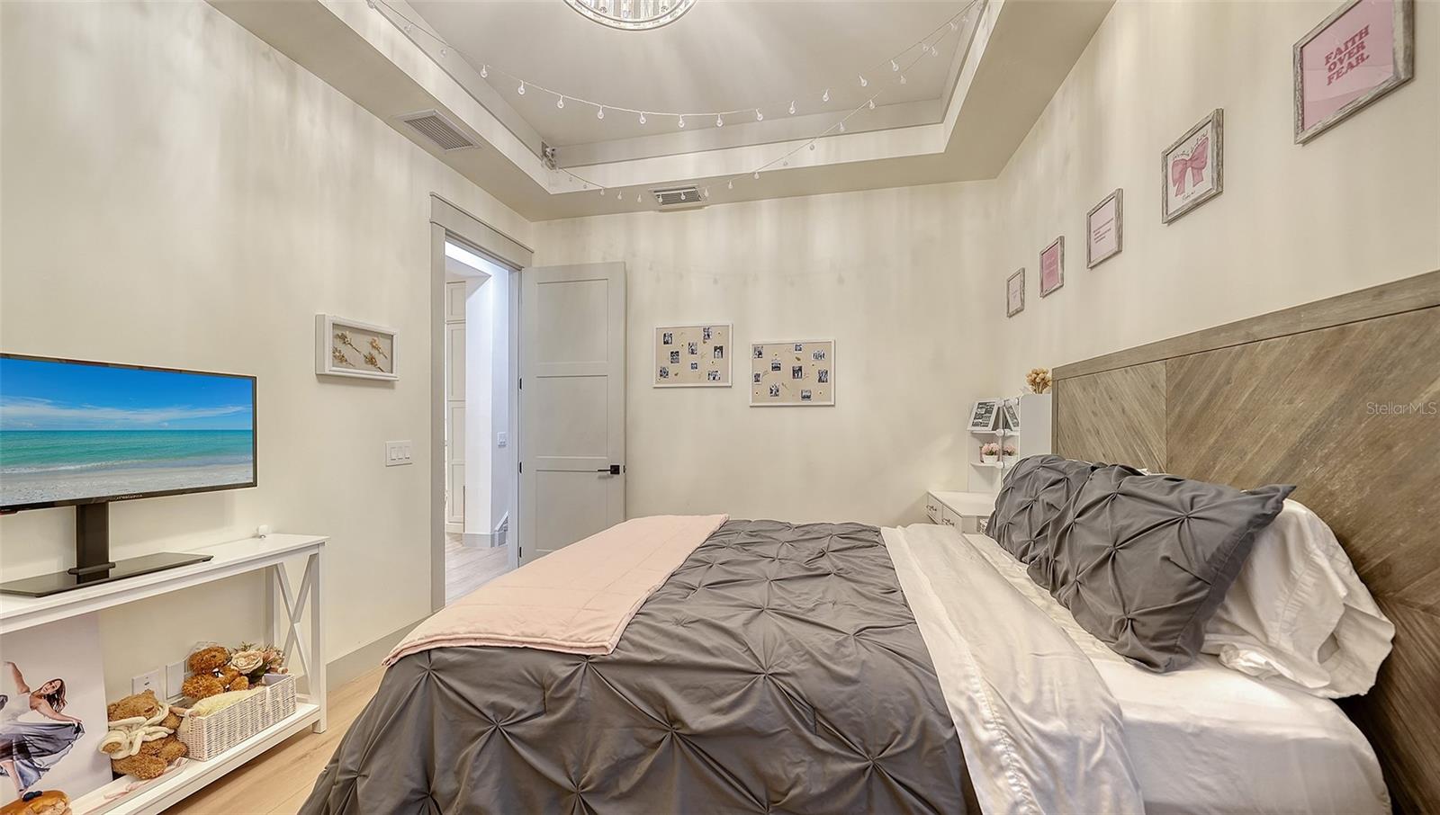 650 OAKS CREEK CT — photo 54