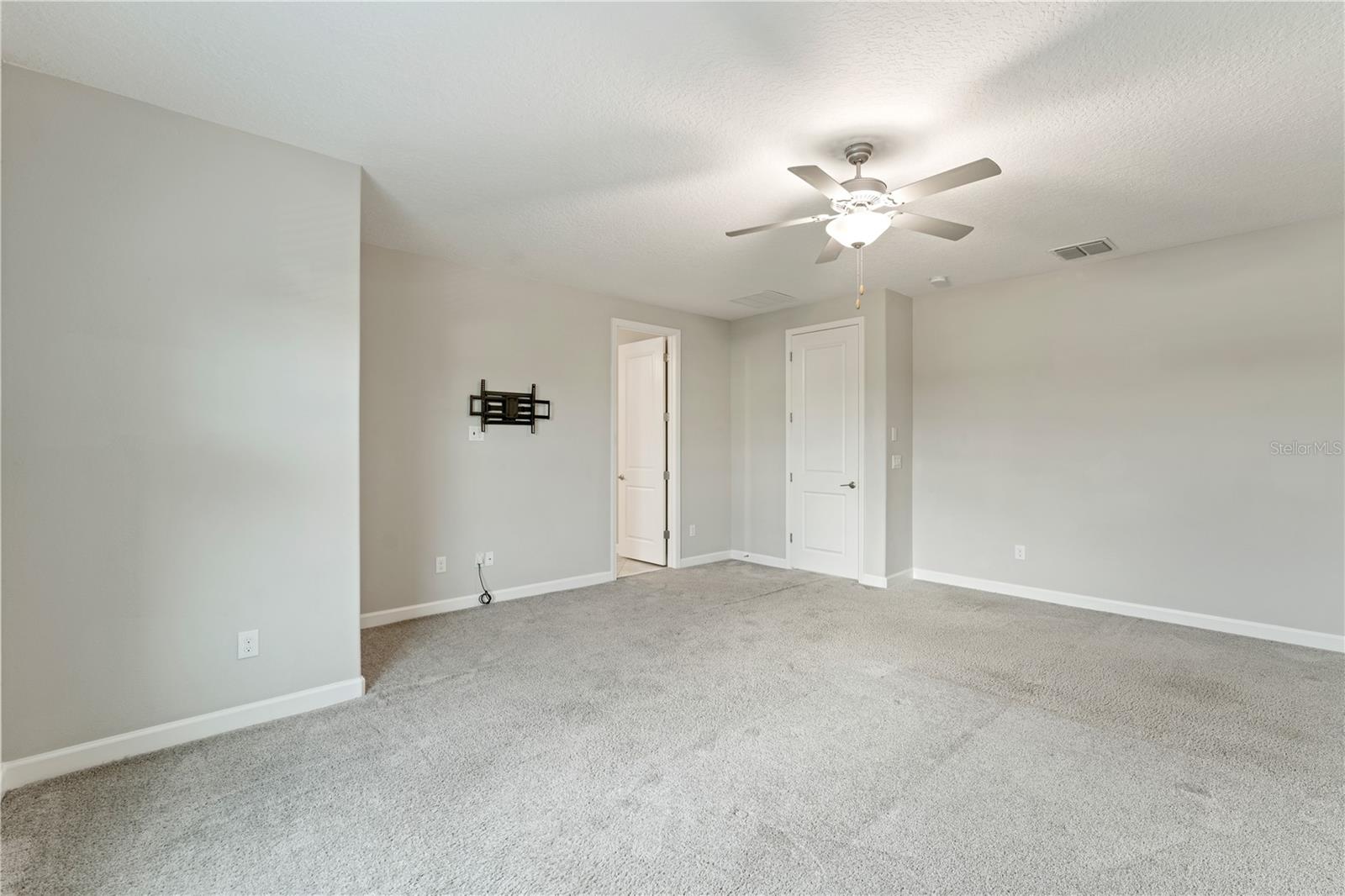 3123 HILLIARD DR — photo 28