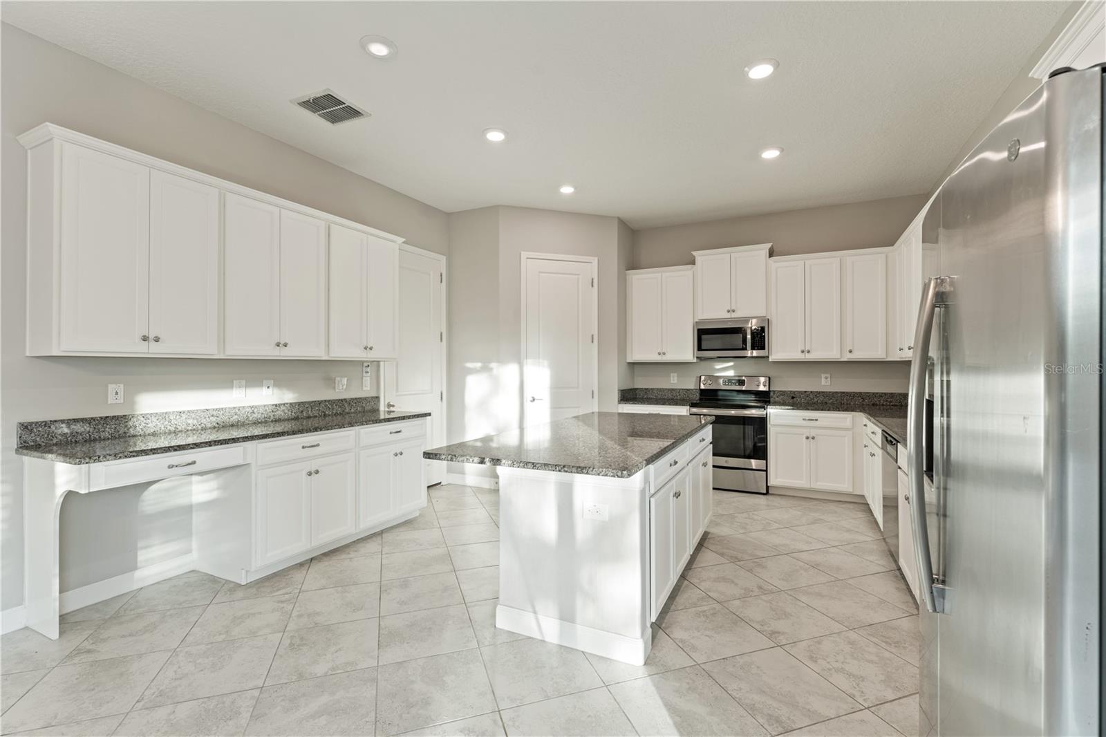 3123 HILLIARD DR — photo 16