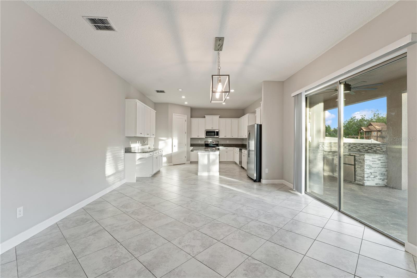 3123 HILLIARD DR — photo 12