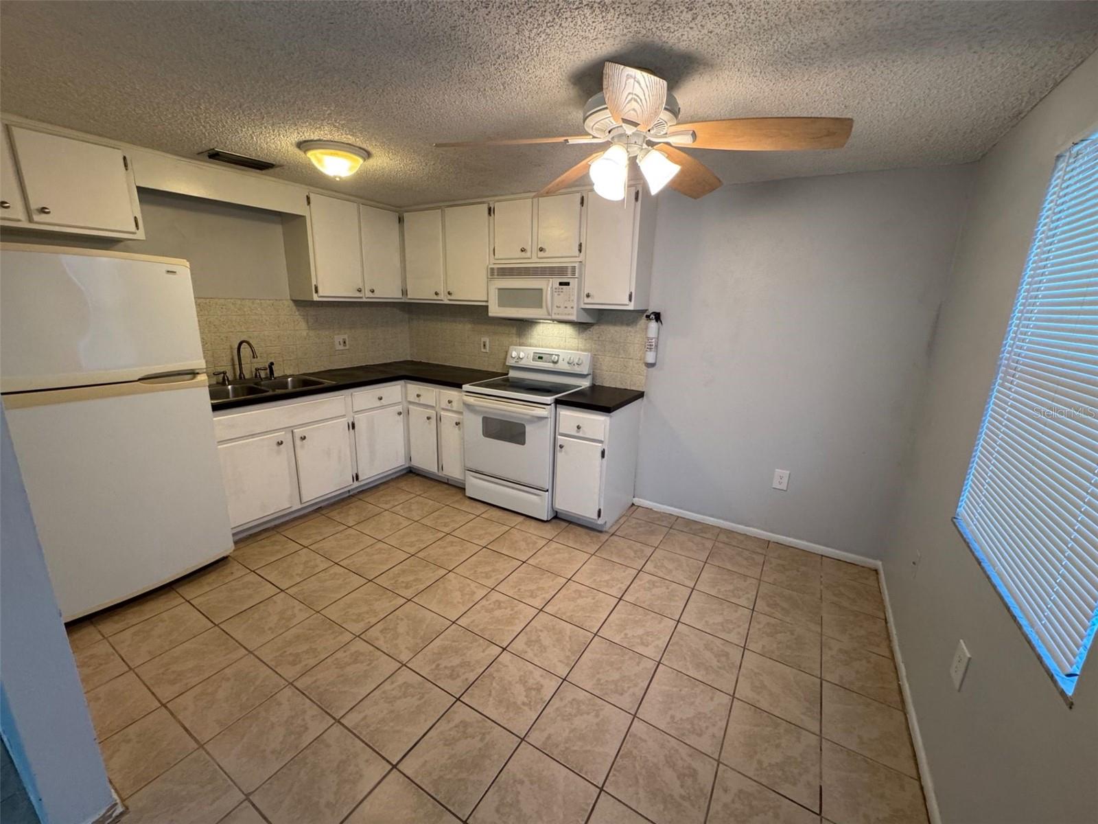 5838 SIESTA LN — photo 4