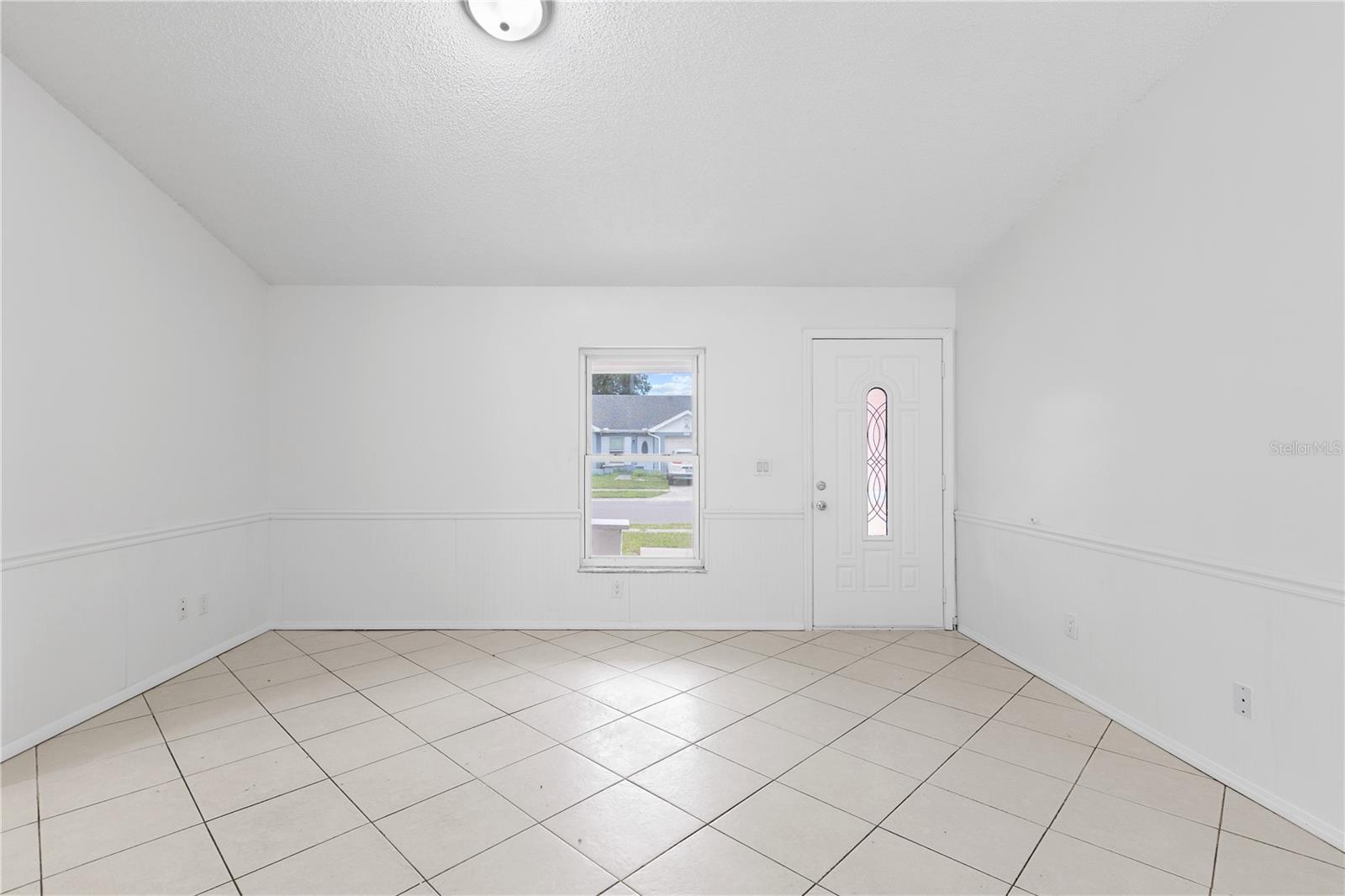 8221 AUTUMN OAK AVE — photo 4