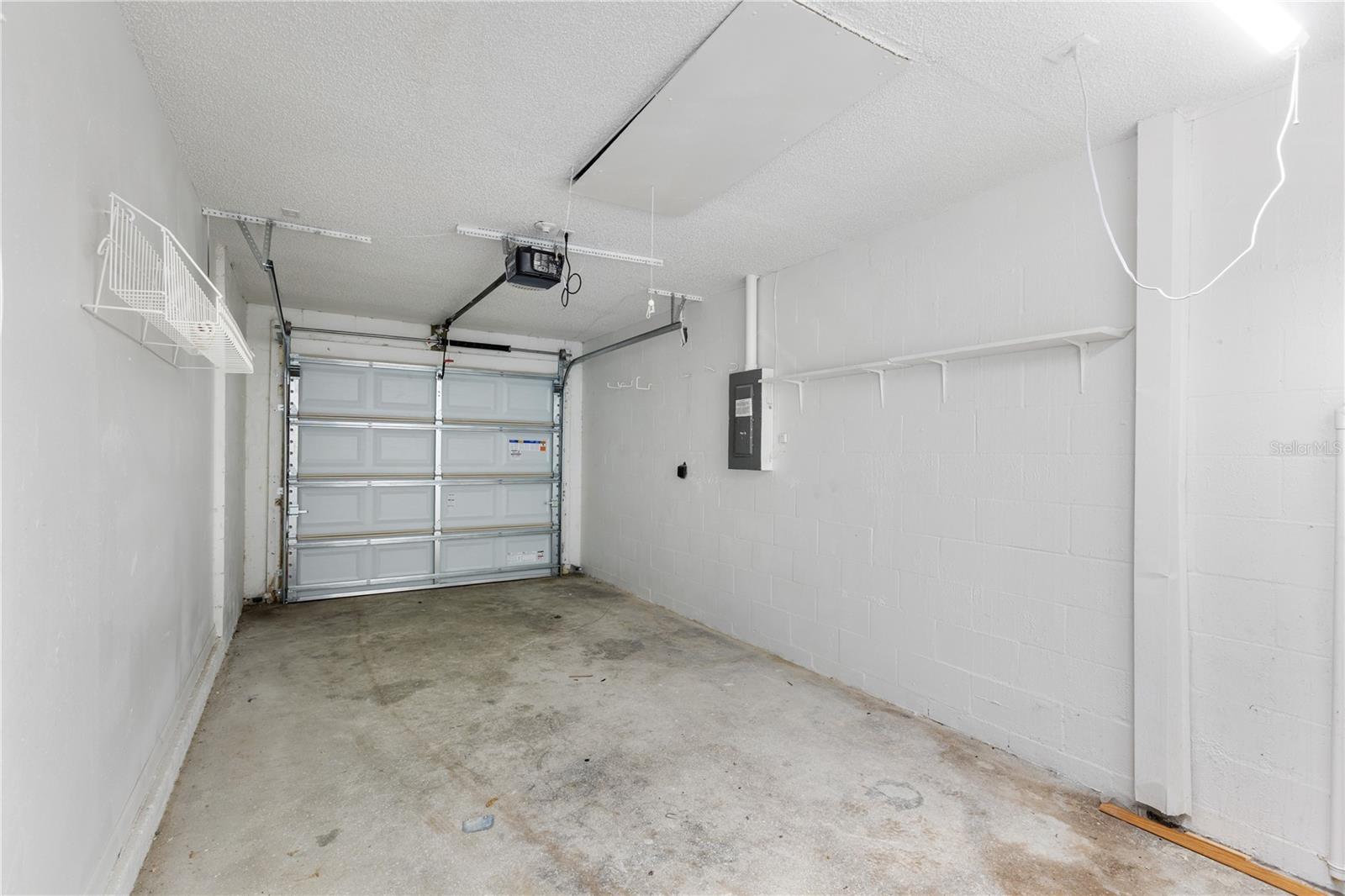 8221 AUTUMN OAK AVE — photo 12