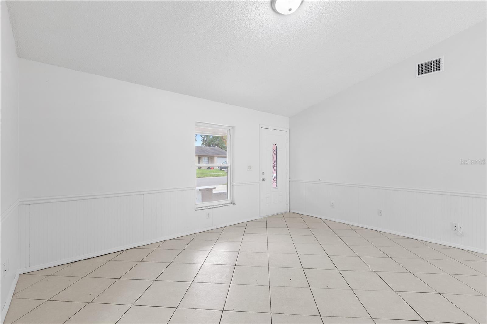 8221 AUTUMN OAK AVE — photo 5