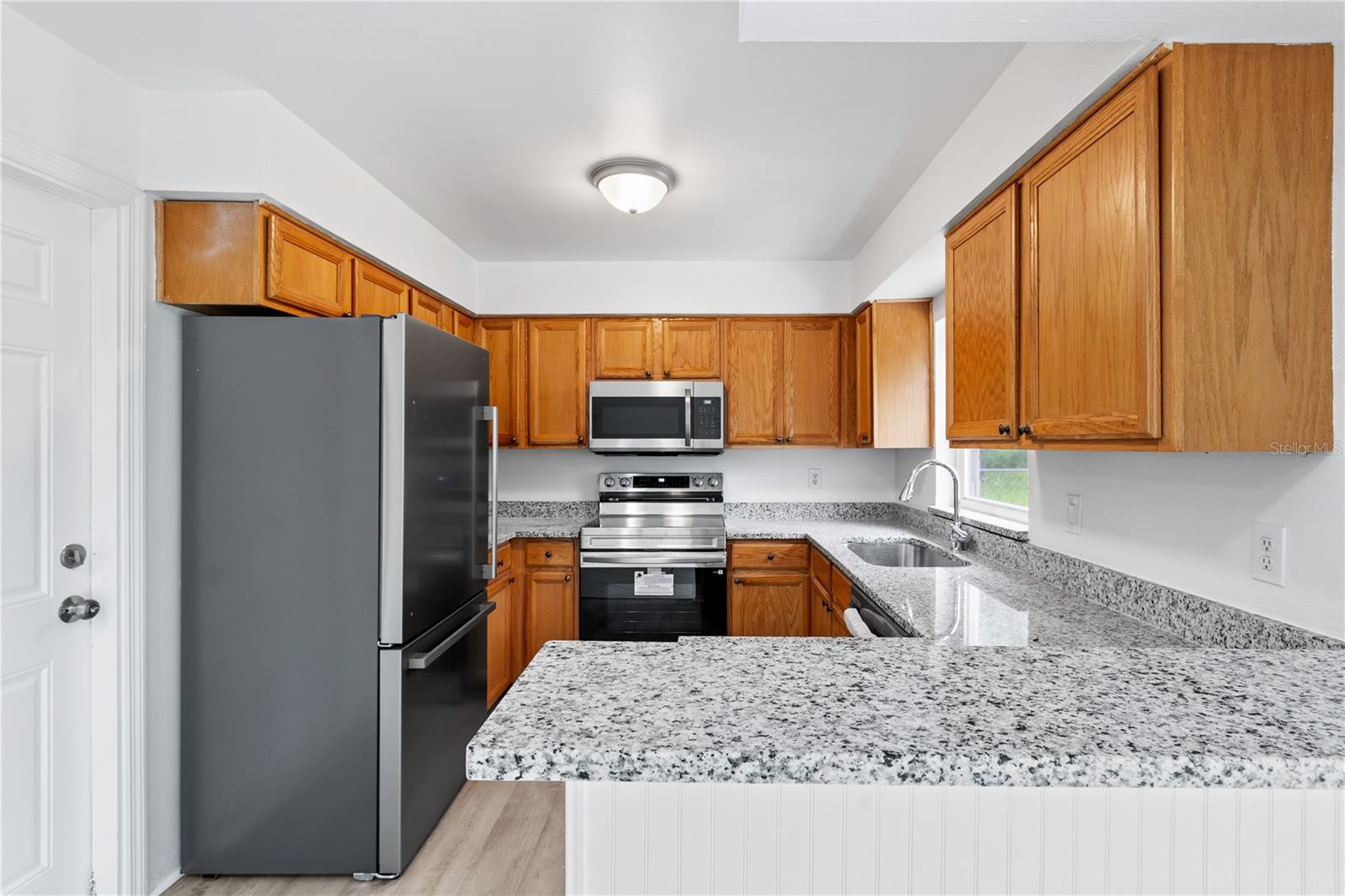 8221 AUTUMN OAK AVE — photo 11